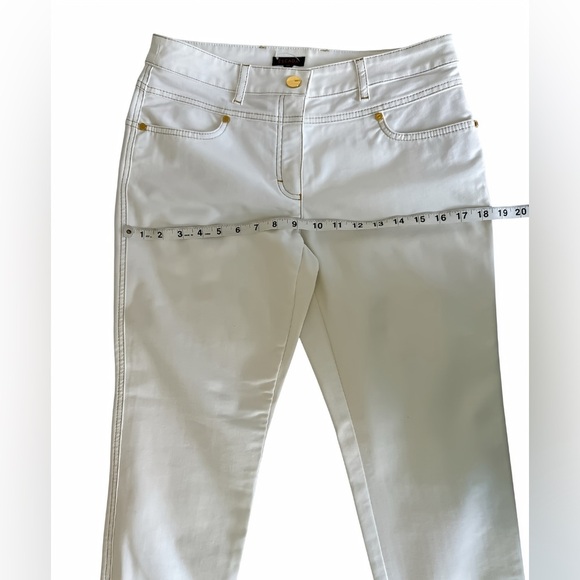 Escada White Pants 38 US 6 Ankle Slim Fit Stretch Gold Button Designer Trousers - Picture 10 of 13